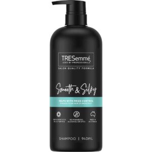 Tresemme Smooth & Silky Shampoo Sunflower Seed Oil & Vitamin A 940ml